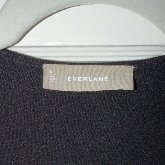 EVERLANE The Cashmere Wrap Sweater in Black - Picture 2 of 4
